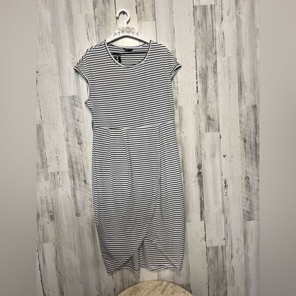 Stripped dress - Picture 5 of 10